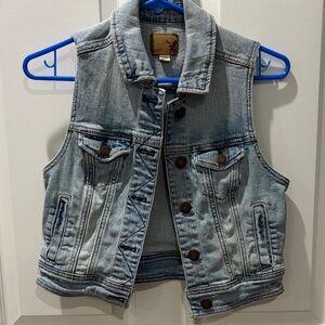 Cropped Denim Vest